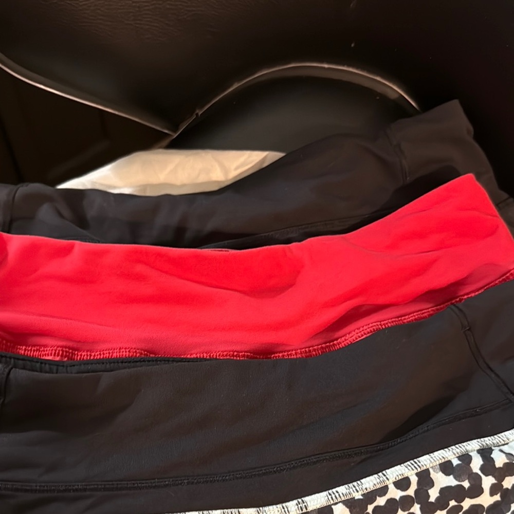 Lululemon (3) running gear